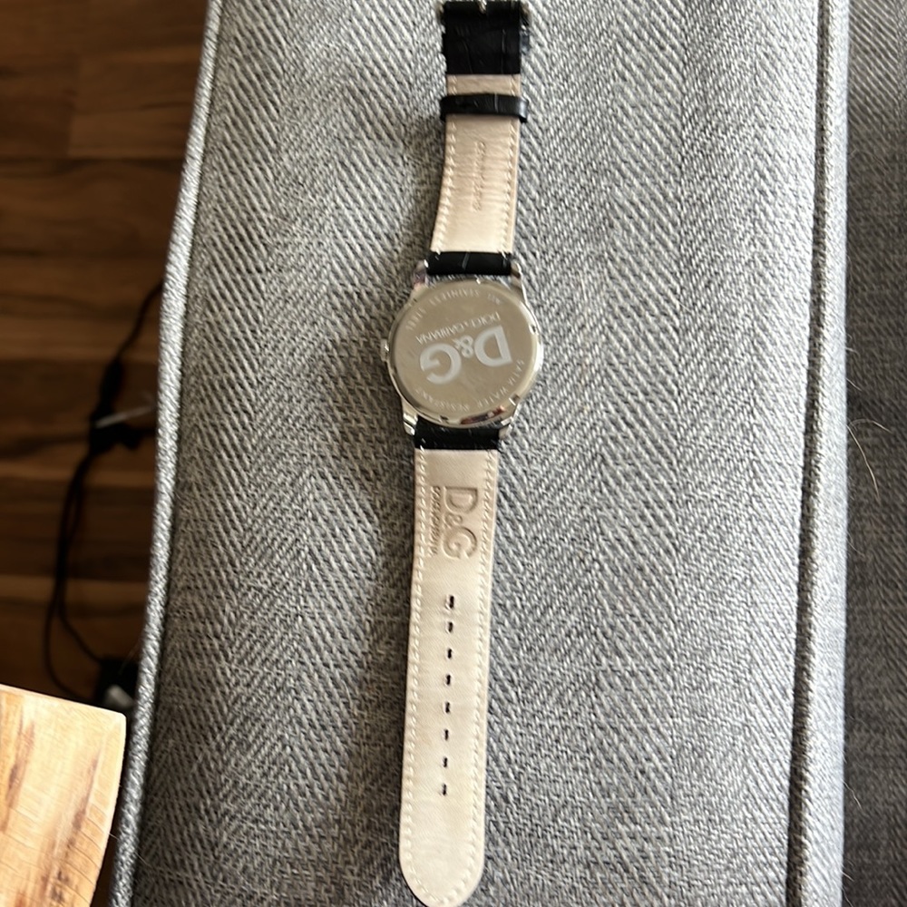 Watch - Picture 3 of 6